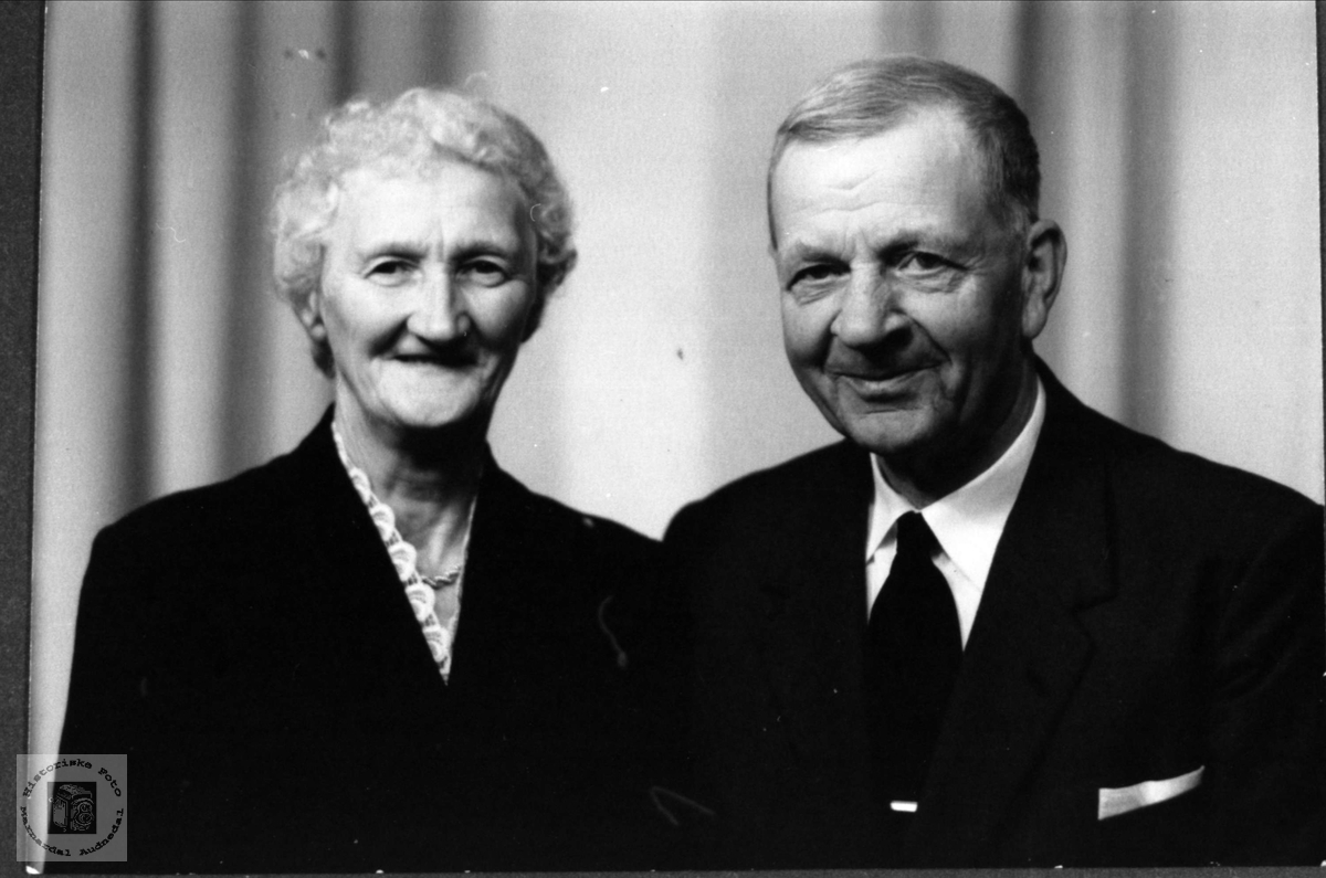 Ekteparet Berte og Anve Øyslebø.
