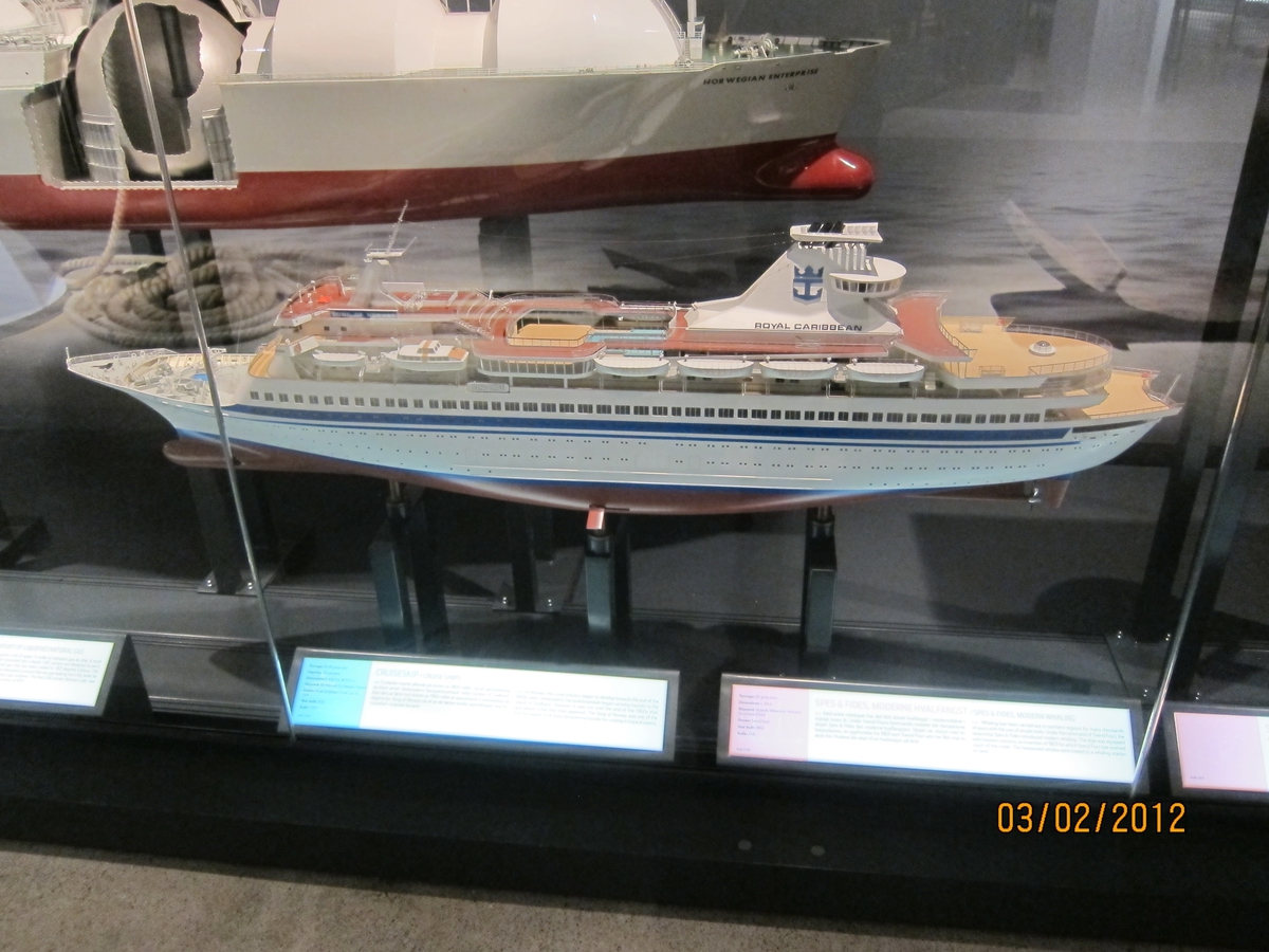 Helmodell av cruiseskip skala :  1:100.