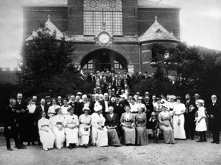 Jubileumslantbruksmötet i Uddevalla år 1914. Framför flickskolan vid Margretegärde, Uddevalla.