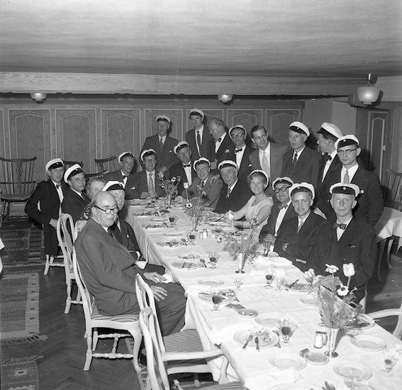 20-årsjubilerande studenter 1956 i Uddevalla