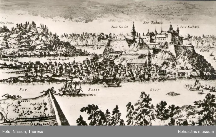 Tryckt text på kortet: "Bohus Fästning från 1600 talet efter Dahlbergs teckning".
