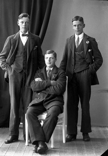 Enligt fotografens journal nr 4 1918-1922: "Amundsson, Walfrid Strandnorum Här".