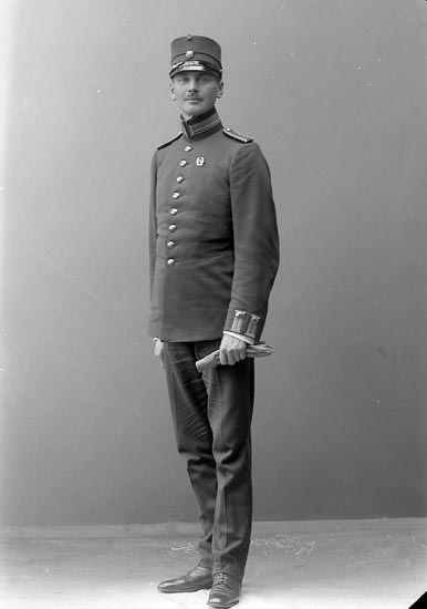 Enligt fotografens journal nr 2 1909-1915: "Bohman, Sergeant Vendel, I 9 Sköfde".