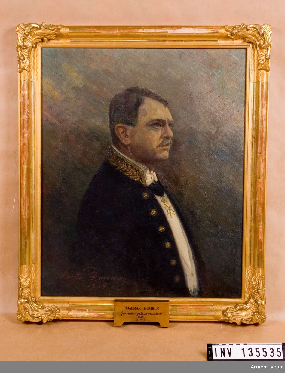 Oljemålning föreställande Hjalmar Humble, generalkrigskommisarie 1934.
