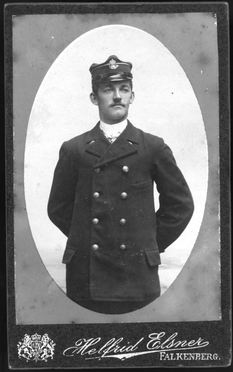 Brevbäraren Charles Evald Moberg, Falkenberg, omkr 1906.