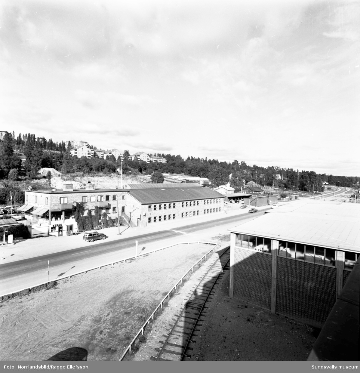 Sundsvall, panorama från tak på norra Kajen, Norrliden, Tivoliområden, Heffnersvägen. De två sista bilderna tagna från Norrlidsvägen söderut över Lindvalls handelsträdgård. Området utreds inför planerna på ett nytt badhus.