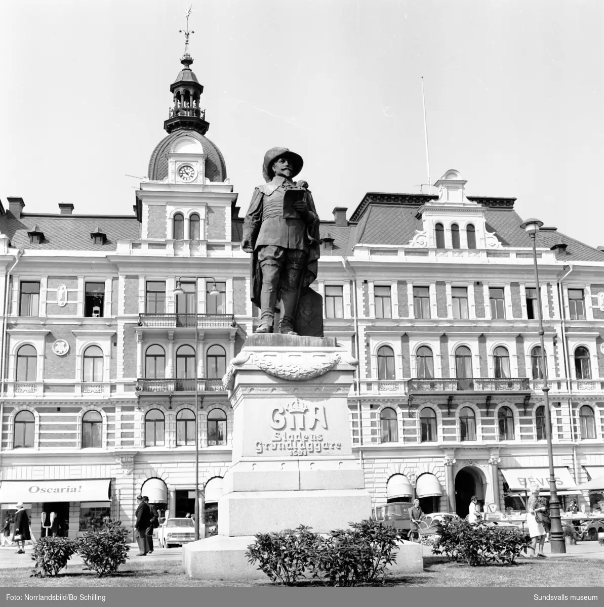 Gustaf Adolf-statyn på Stora torget.