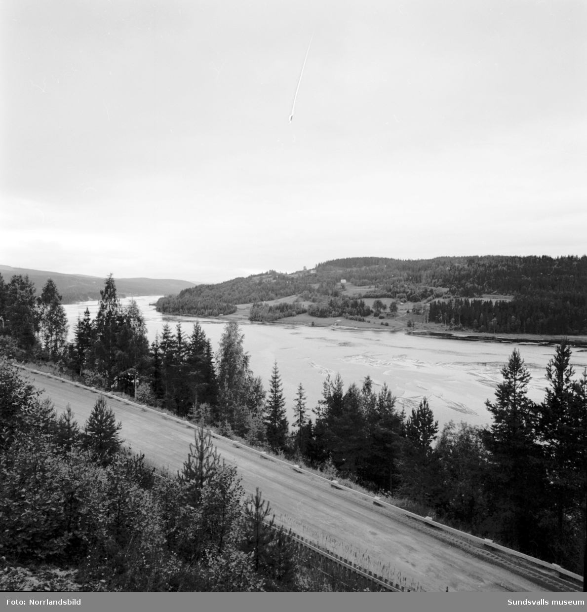 Ragunda, utsikt från Skogskyrkogården.