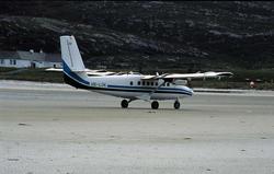 Flyhavn, 1 fly på bakken, HB-LOK DHC-6 Twin Otter fra Zimex 
