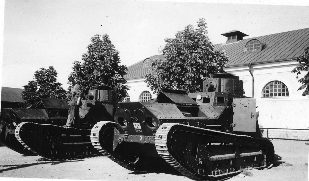 Stridsvagn m/1921-29. Göta Livgarde?