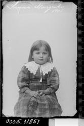 Portrett av en jente, fotografens datter.