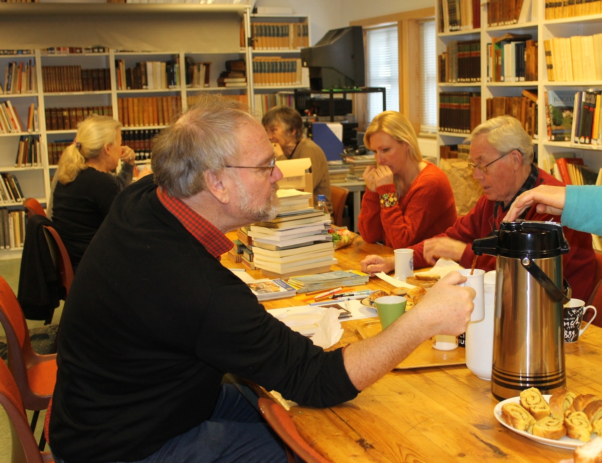 Berg-Kragerø Museums venner har besøk til lunsj. 06.02.2013
Finn Rønning og Siv Dyrkolbotn
