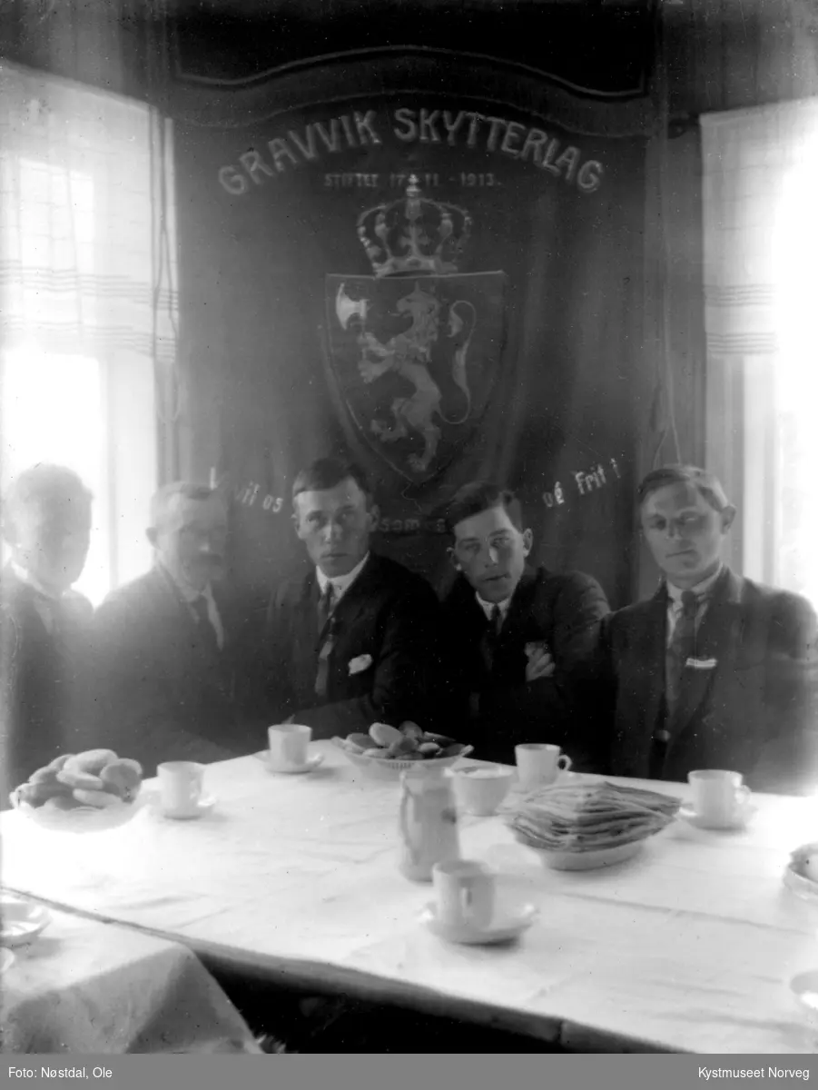 Gravvik skytterlagsstyre. Fra høyre: Jens Årli, Odin Pedersen, formann Jens Gravvik og Ole Mikalsen