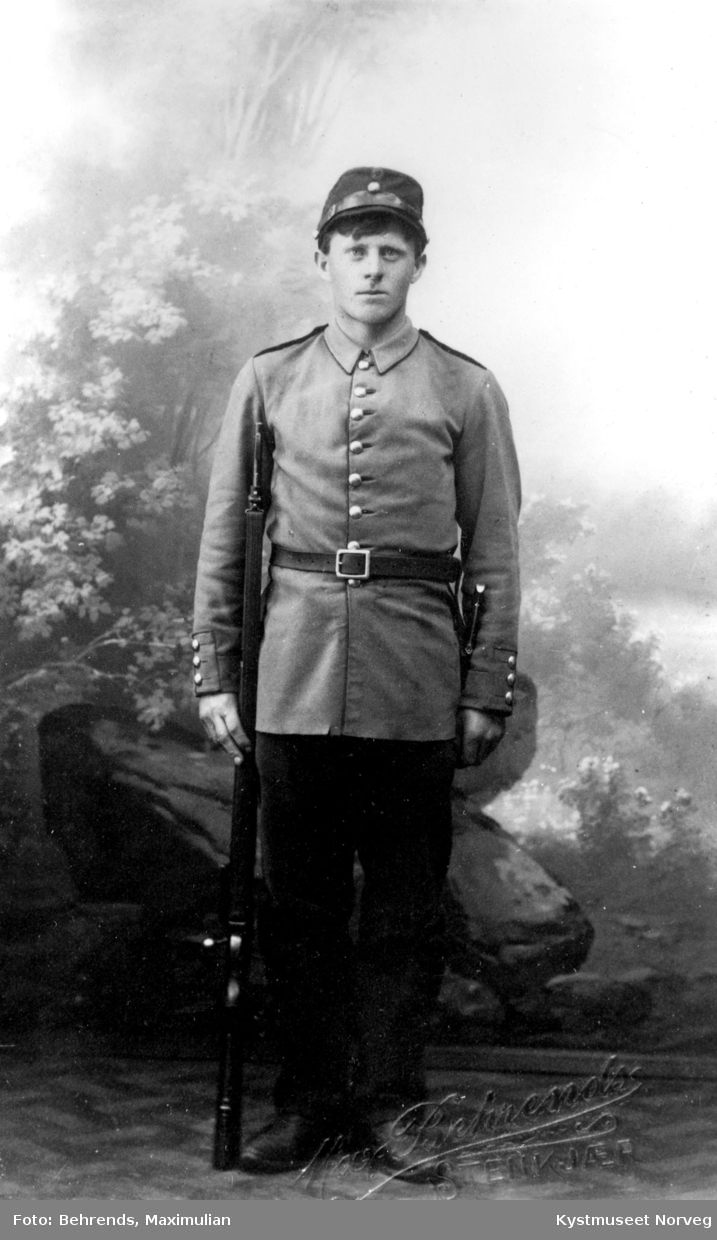Ditlev B. Fjukstad i uniform