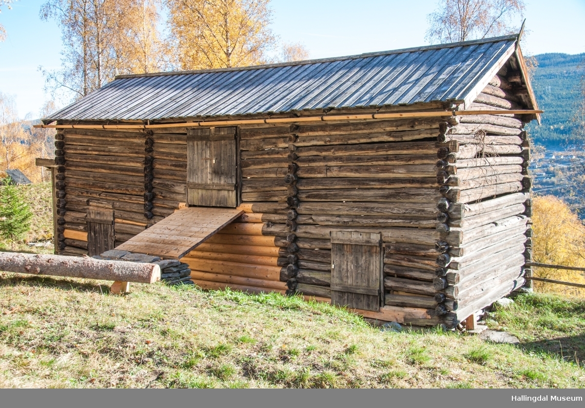 Låve fra Dortehaugen, husmannsplass under Sata,  Ål Bygdamuseum, Leksvol