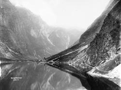 Fjord og fjellandskap i Gudvangen