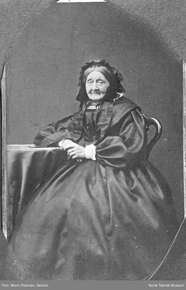 Portrett av kvinne, bestilt av Sekretær Paulsen, Nyjord