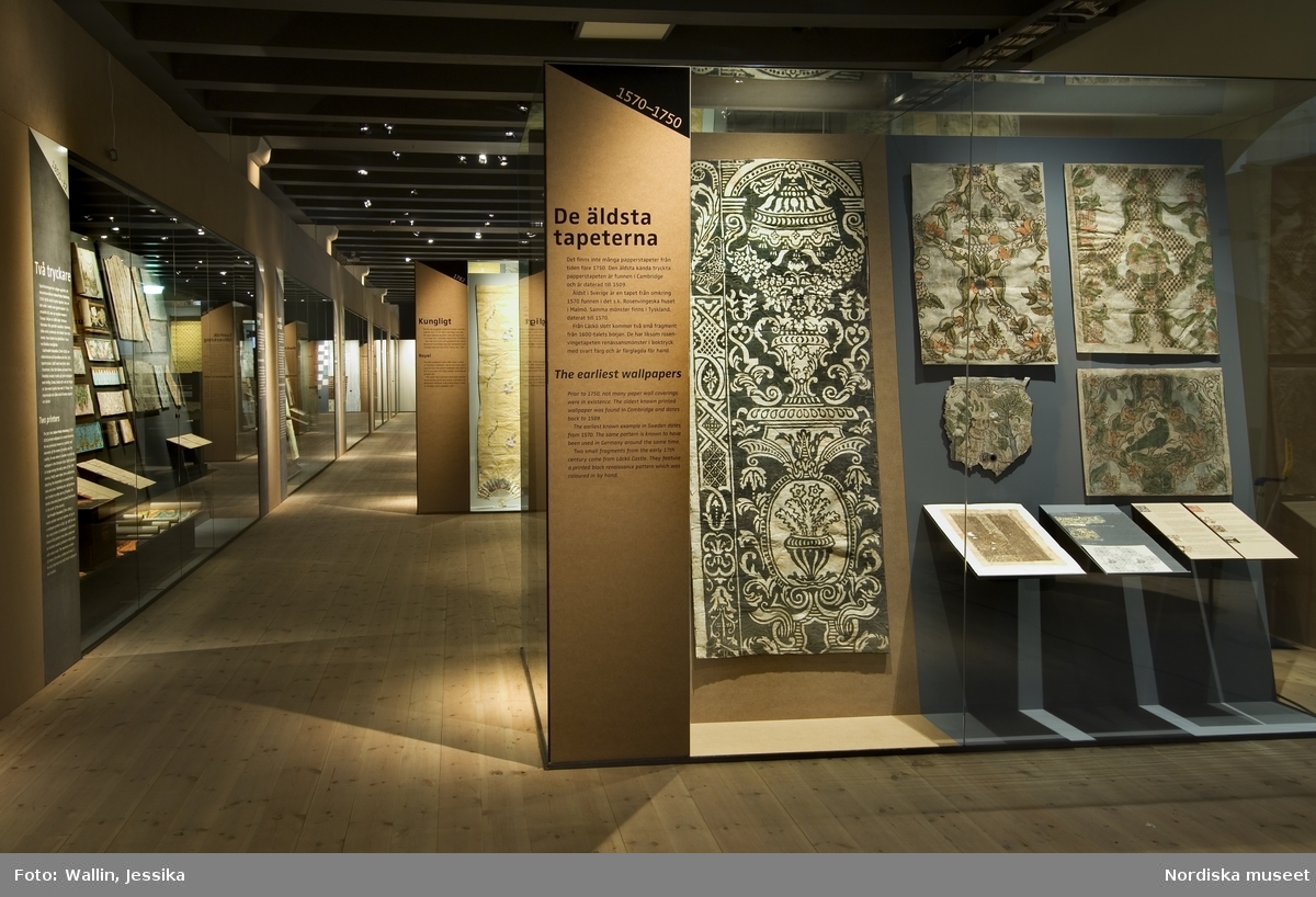 Utställningsdokumentation. Nordiska museets utställning Tapeter, tapeter!  Invigdes den 26 oktober 2006.