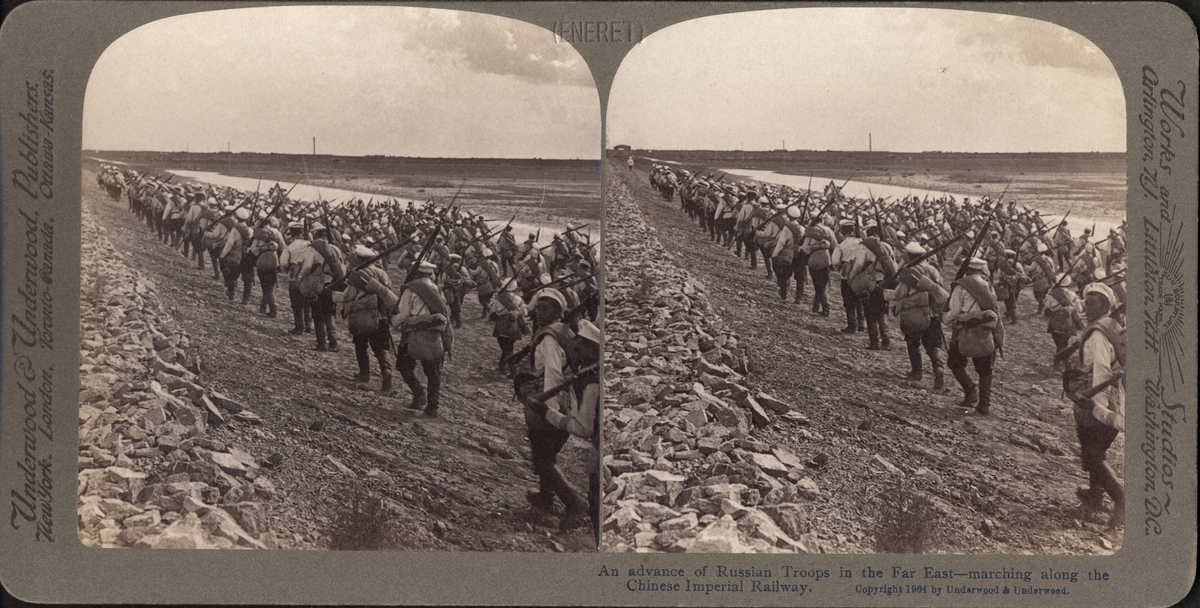 Stereobild av förflyttandet av ryska trupper i fjärran Östern, marscherande längs Chinese Imperial Railway.