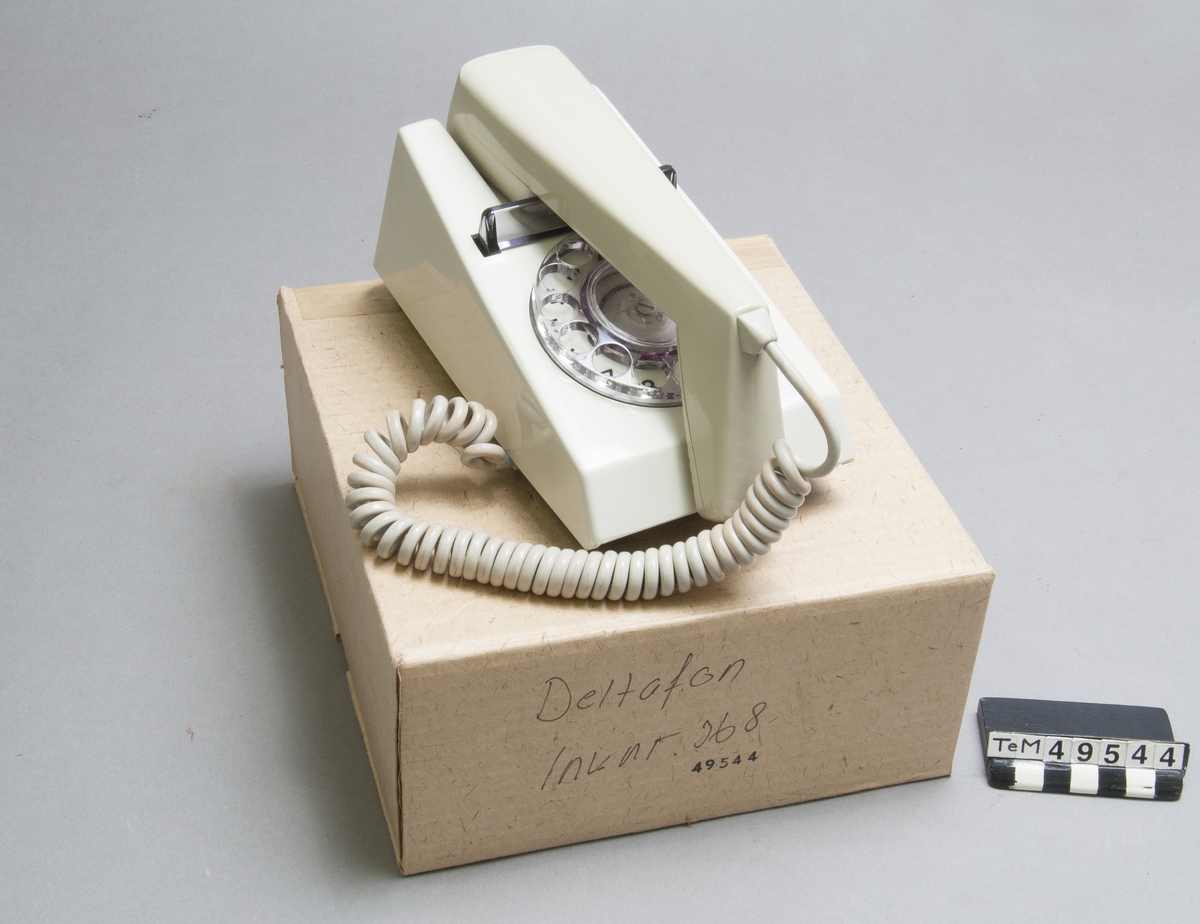 Telefonapparat med linjesladd, spiraliserat utförande.