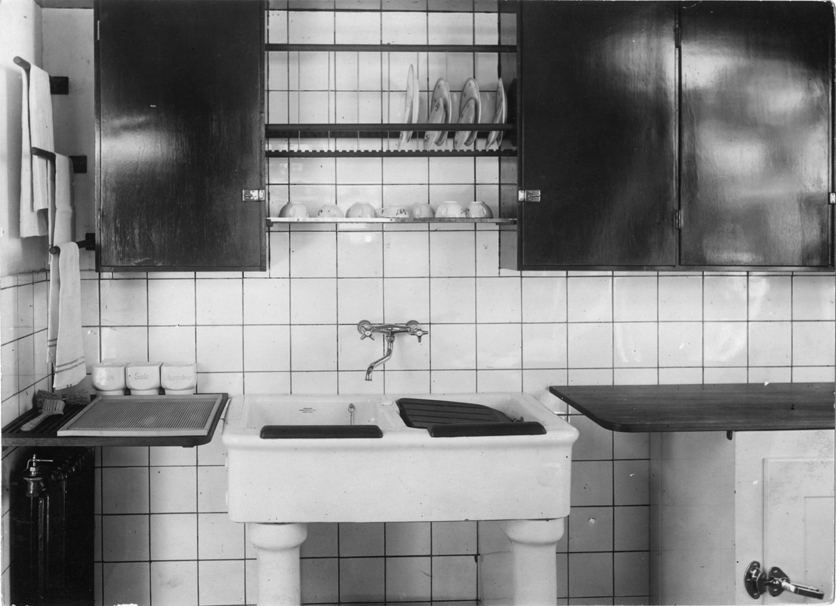 Bygge och Bo-utställningen i Stockholm 1928. Köksinteriör.