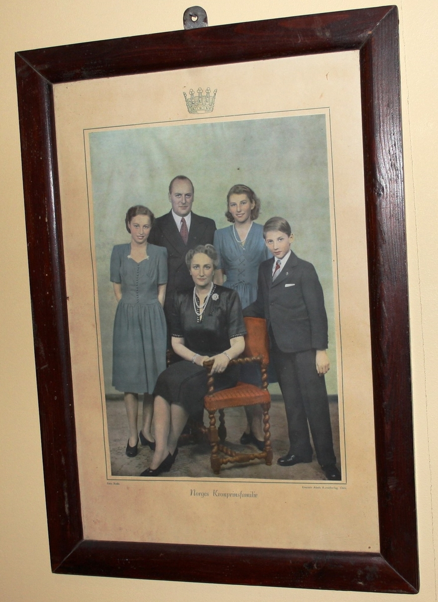 Kronsprinsfamilien; Olav, Märtha, Astrid, Ragnhild, Harald