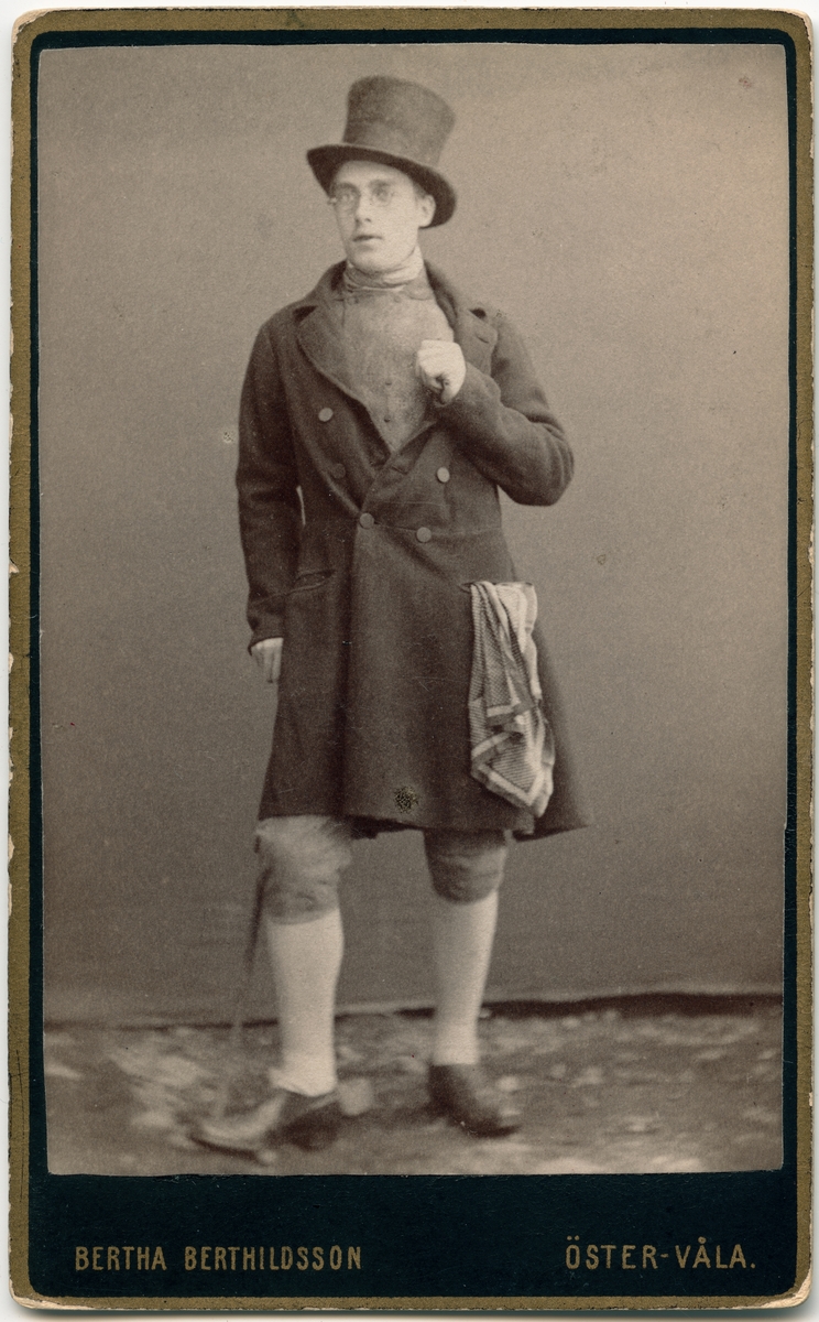 Kabinettsfotografi - man, Östervåla, Uppland före 1901