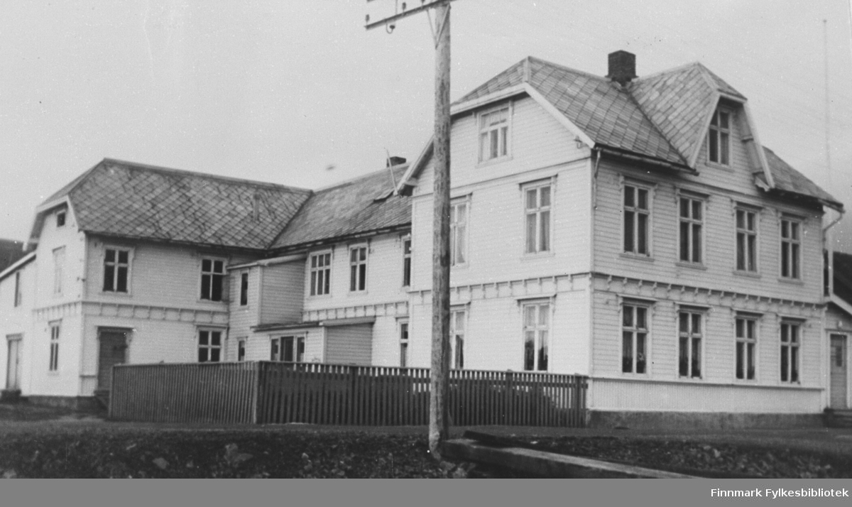 Abrahamsen-gården i Kiberg 1965.