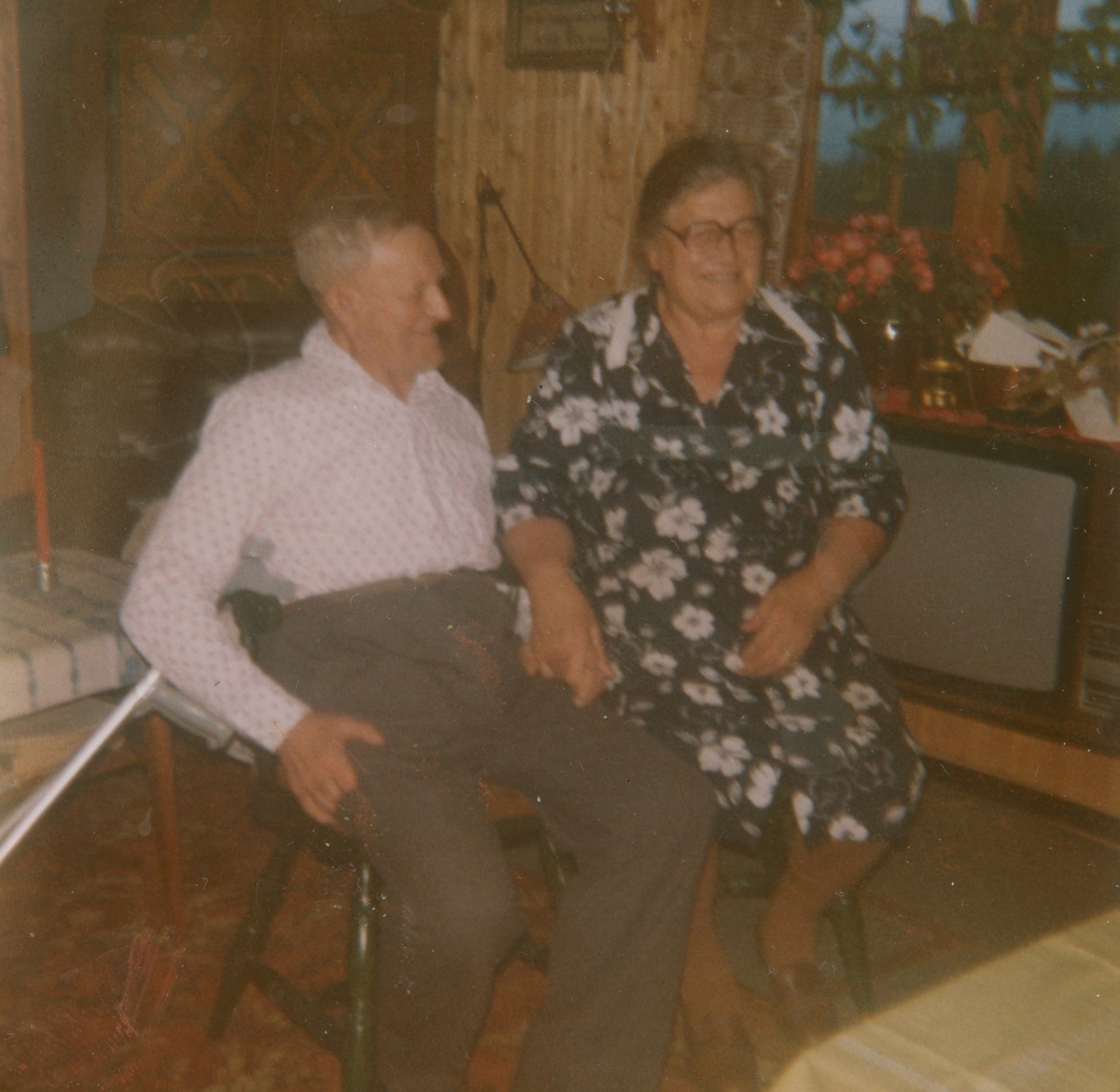Gustav William Sæther og Egjerd Herbrandsdtr, Brennhovd på Gustavs 80-årsdag, 1980