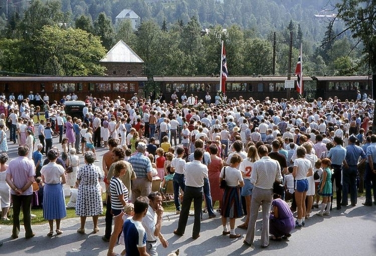 Åpningsfest i anledning gjenåpningen av Thamshavnbanen som museumsjernbane 10. juli 1983.