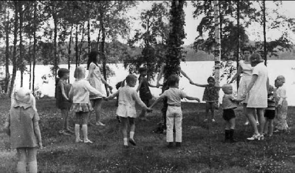 Mölltorps missionsförsamling, midsommarfest vid sommarhemmet, Kyrksjön.