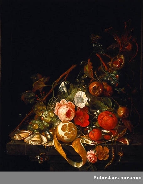 Stileben med ostron, frukter och blommor