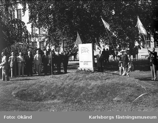 Minneshögtid vid K 3 i Skövde med anledning av regementets flyttning till Karlsborg. Minnesstenen avtäckes.