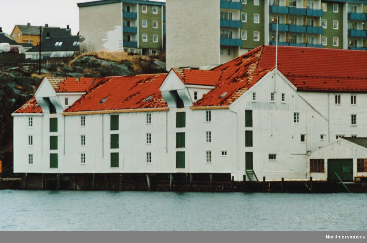 Et bilde datert 7. januar 1992 av Norsk Klippfiskmuseum, Milnbrygga, på Gomalandet i Kristiansund. Fra Nordmøre Museums fotosamlinger.