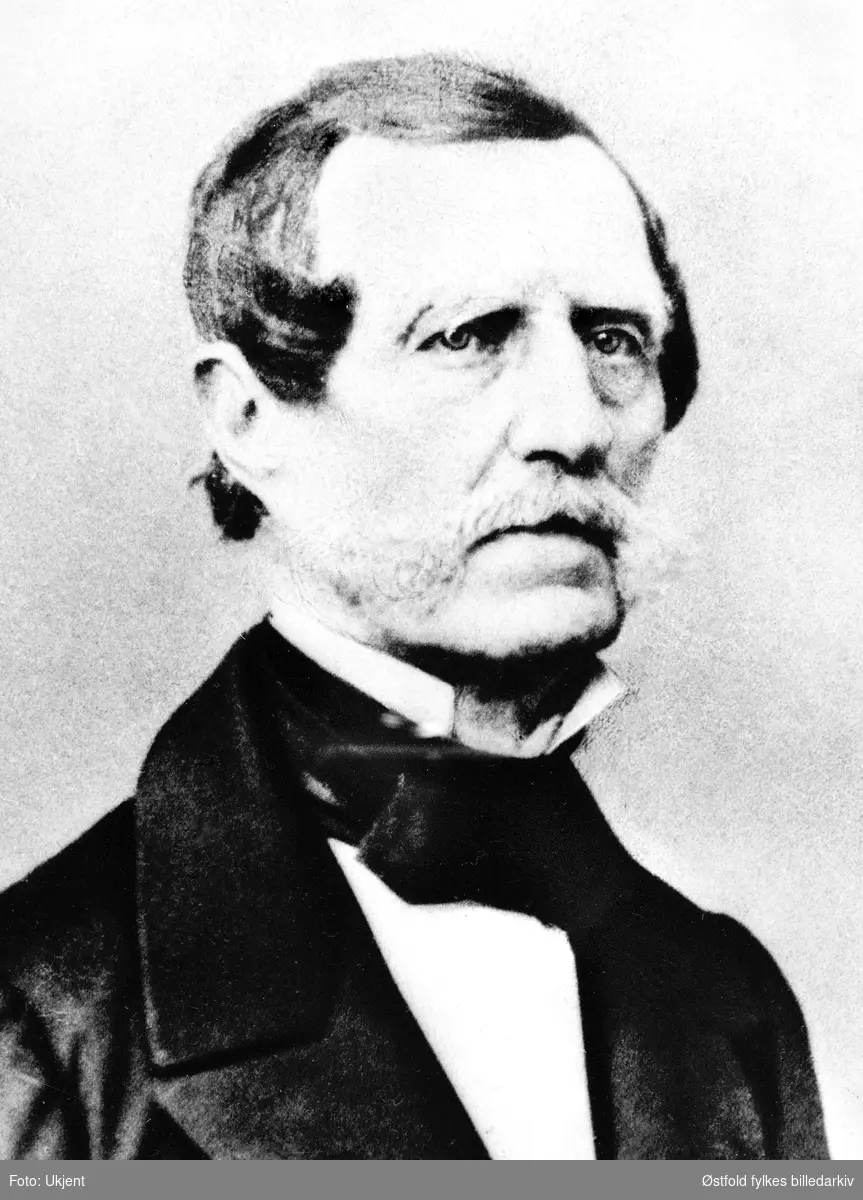 Hans Chrystie, ordfører i Moss 1839-40.
Chrystie, H. Ordf. i Moss 1839/40.  Usikkert når bildet er tatt.