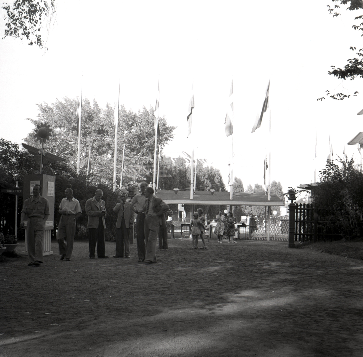 Bild från utställningen" Värmland Visar" år 1947 i Stadsträdgården. Utställningen invigdes den 19 juni.