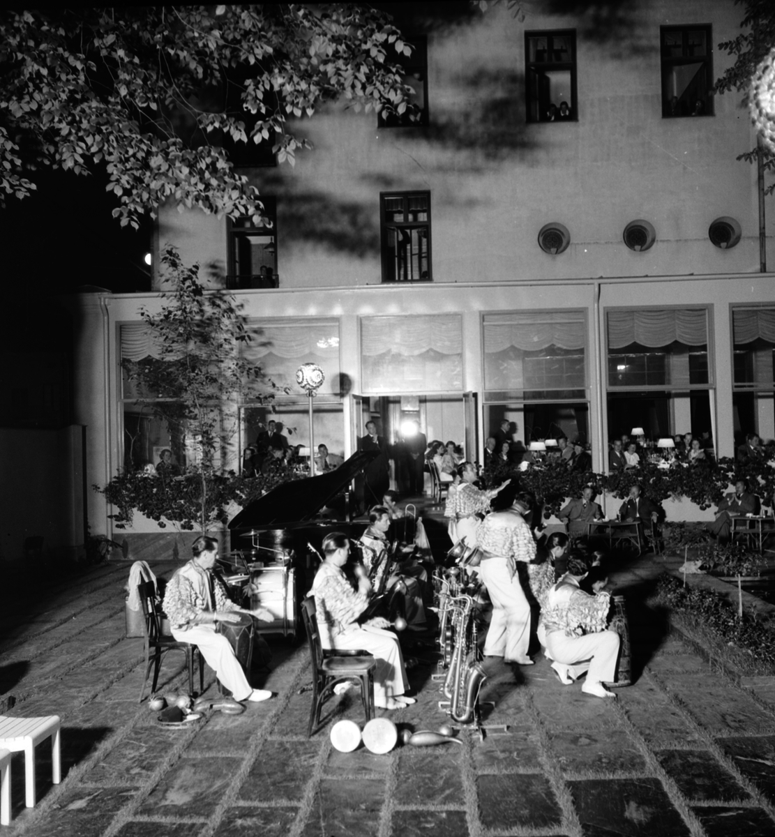 Kubanerna på Central Hotellet. Augusti 1937
