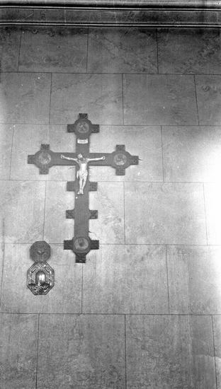 Foto på en ett krucifix.
Litt.: Smålandsposten 14/5 1932.