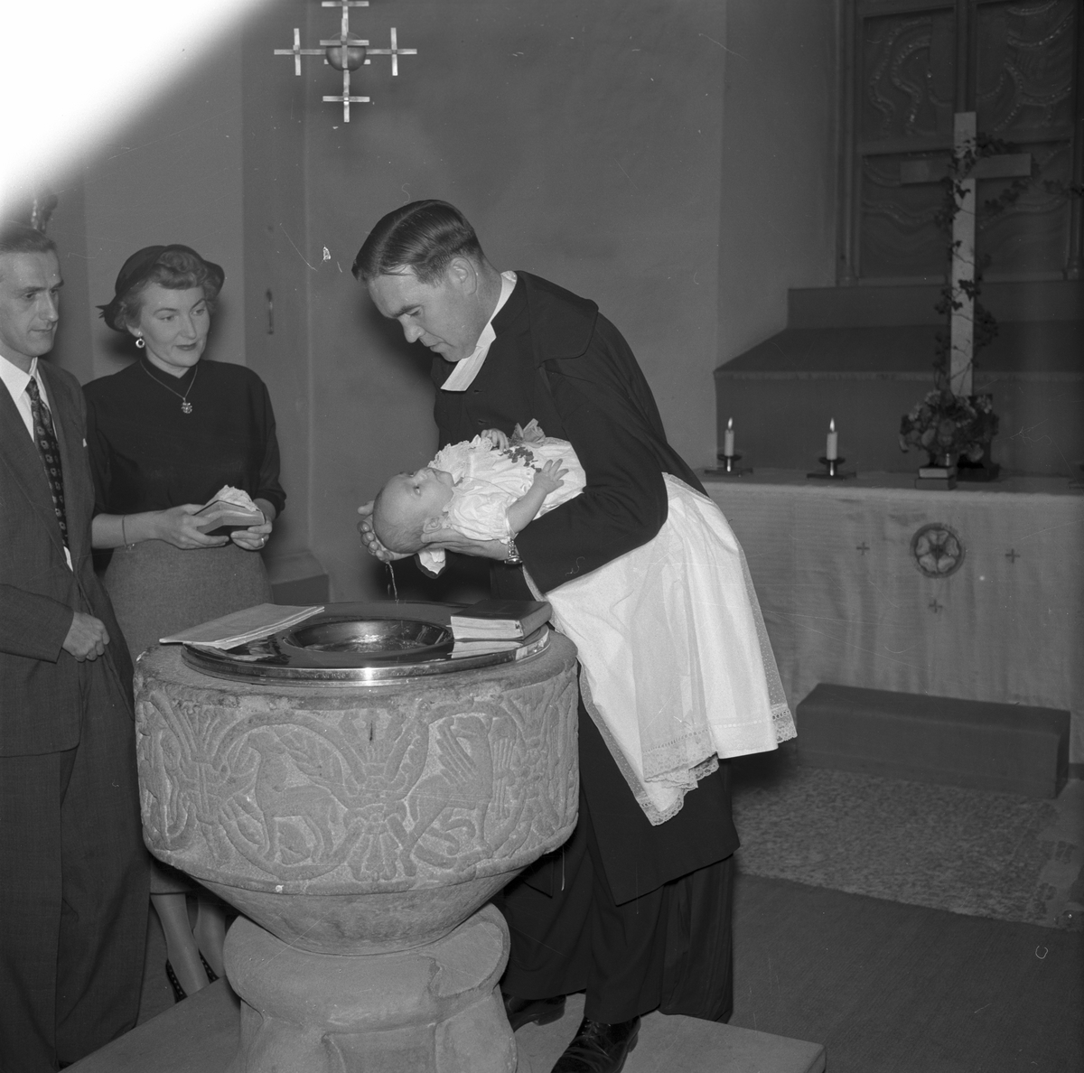 Barndop i Heliga Trefaldighets Kyrka, Gävle. 1955.
Gustaf Lindblom, Sofiagatan 1, Gävle