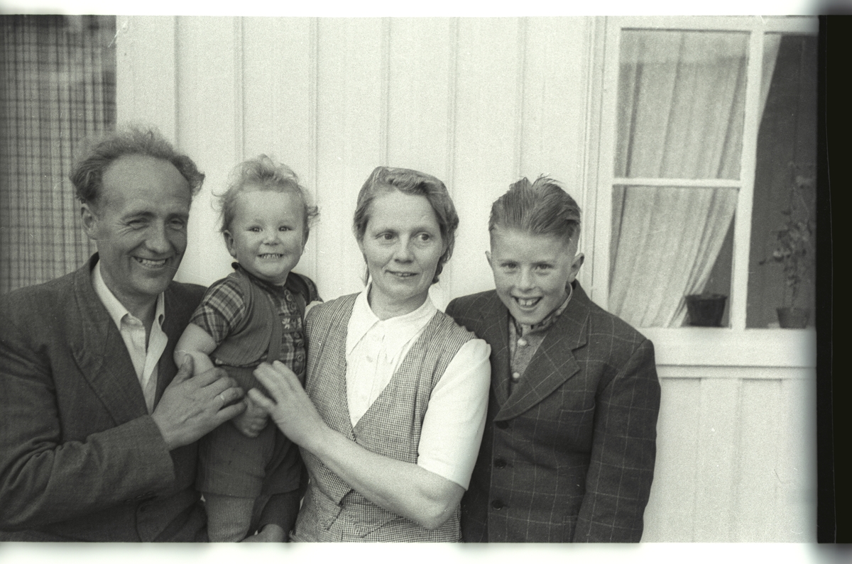 Olav Røstum med familie