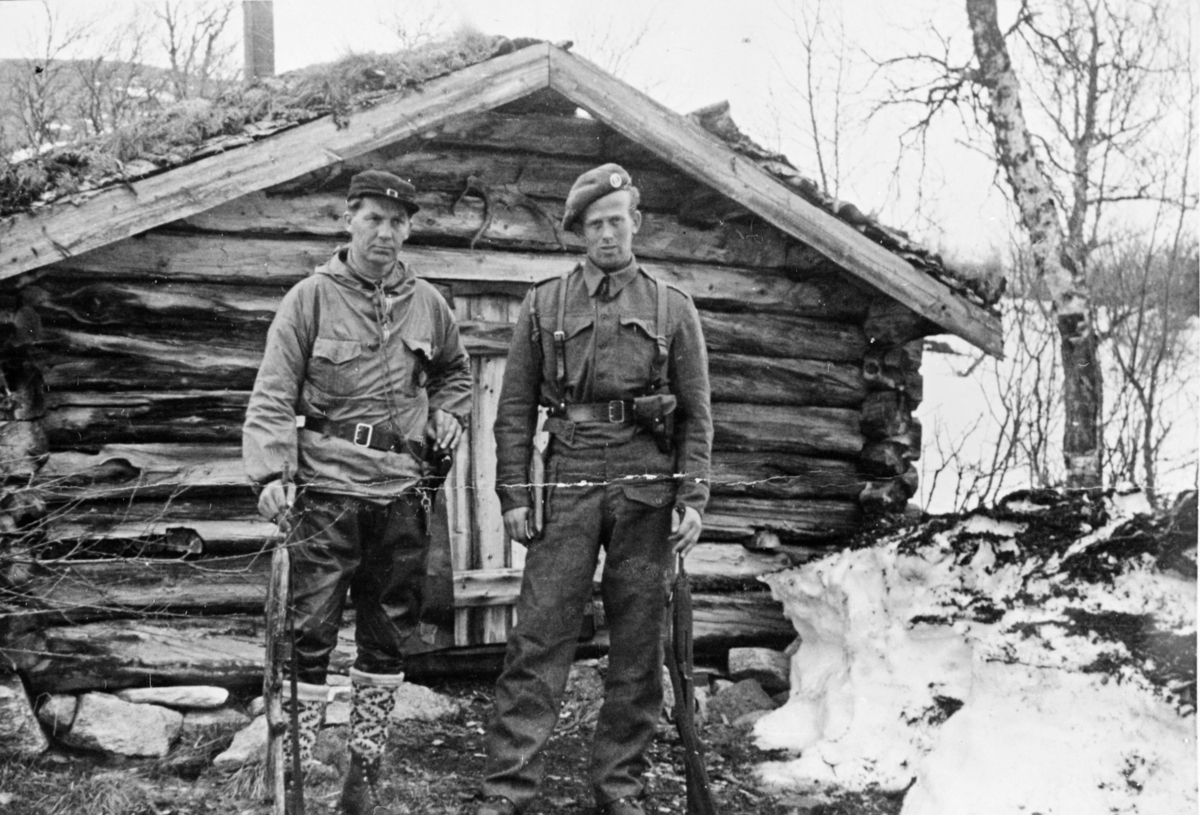 Gruppen «Grebe Red» april 1945. Lingekapteinene Jon Gunleiksrud og Oddvar Dobloug