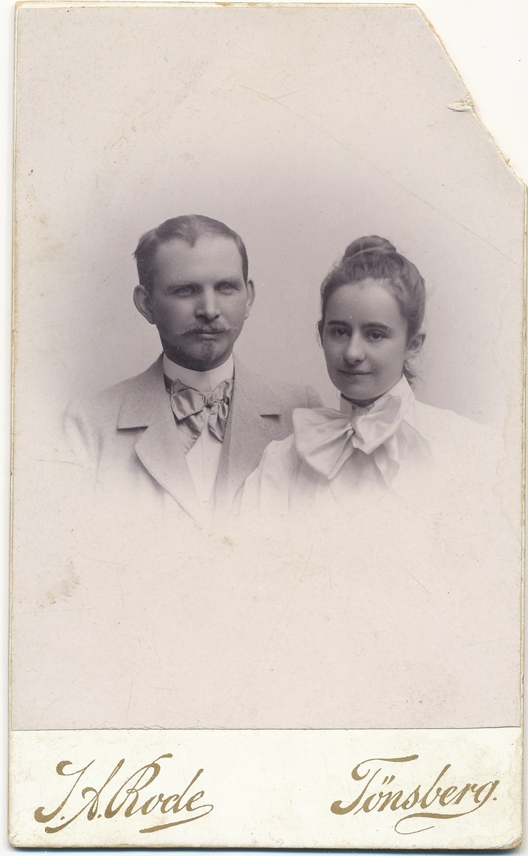 Portrett av Tilla og Otto Valstad.