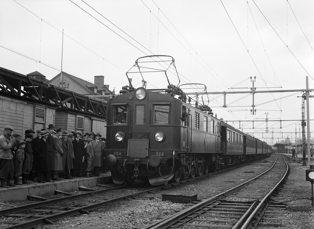 Det första "elektriska tåget" har anlänt till Uppsala centralstation