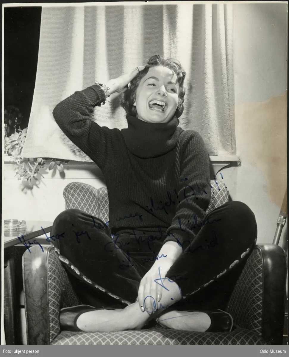 Thallaug, Anita (1938 - )