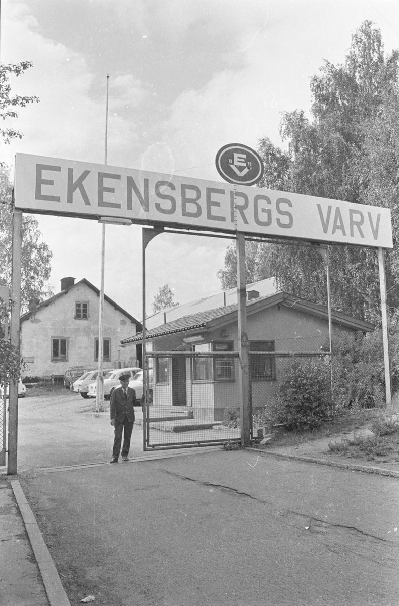 Ekensbergs varv 1970. Ingången vid Ekensbergsvägen, i bakgrunden smedjan.