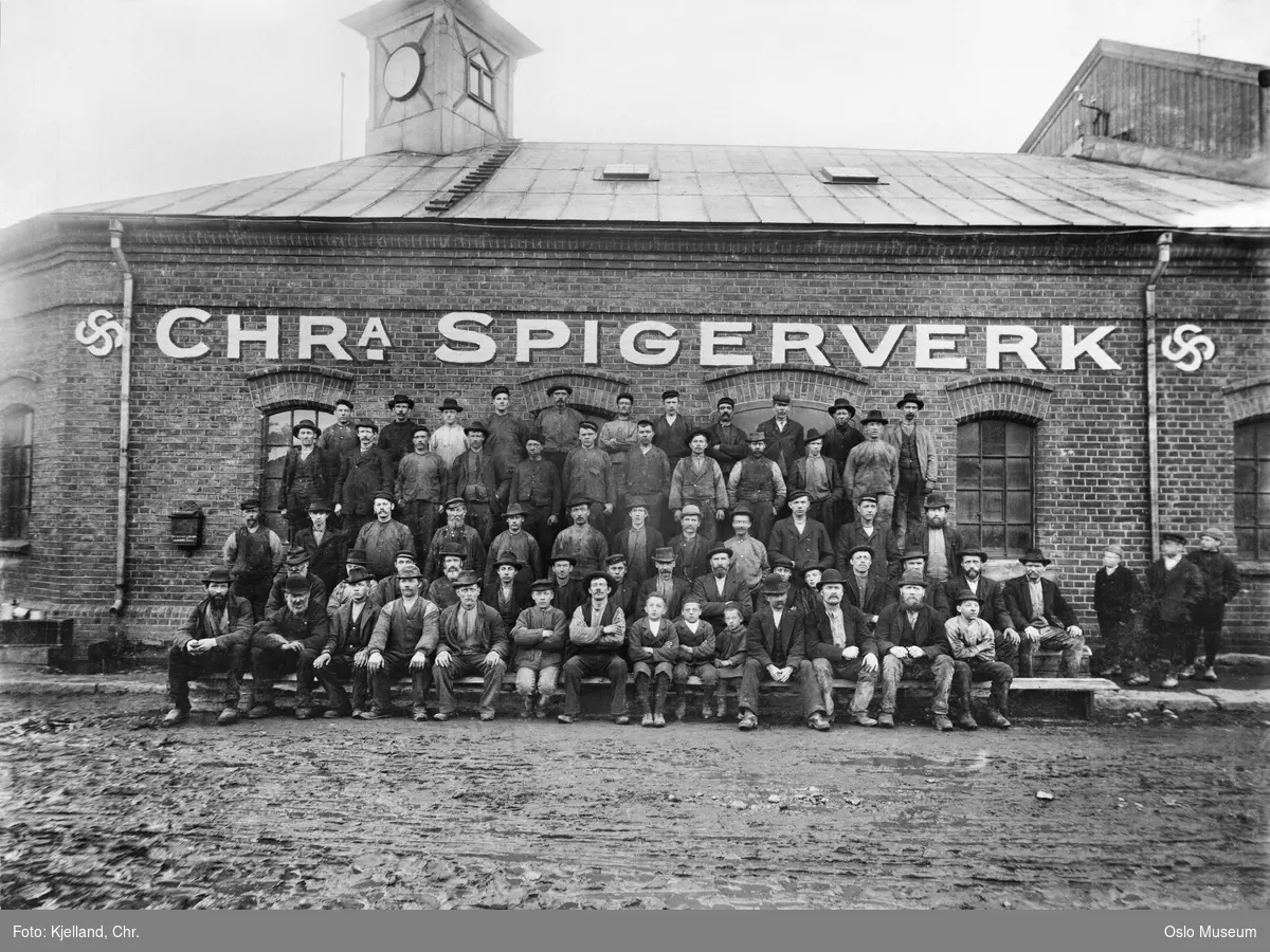 gruppe, arbeidere, Christiania Spigerverk, fabrikkbygning