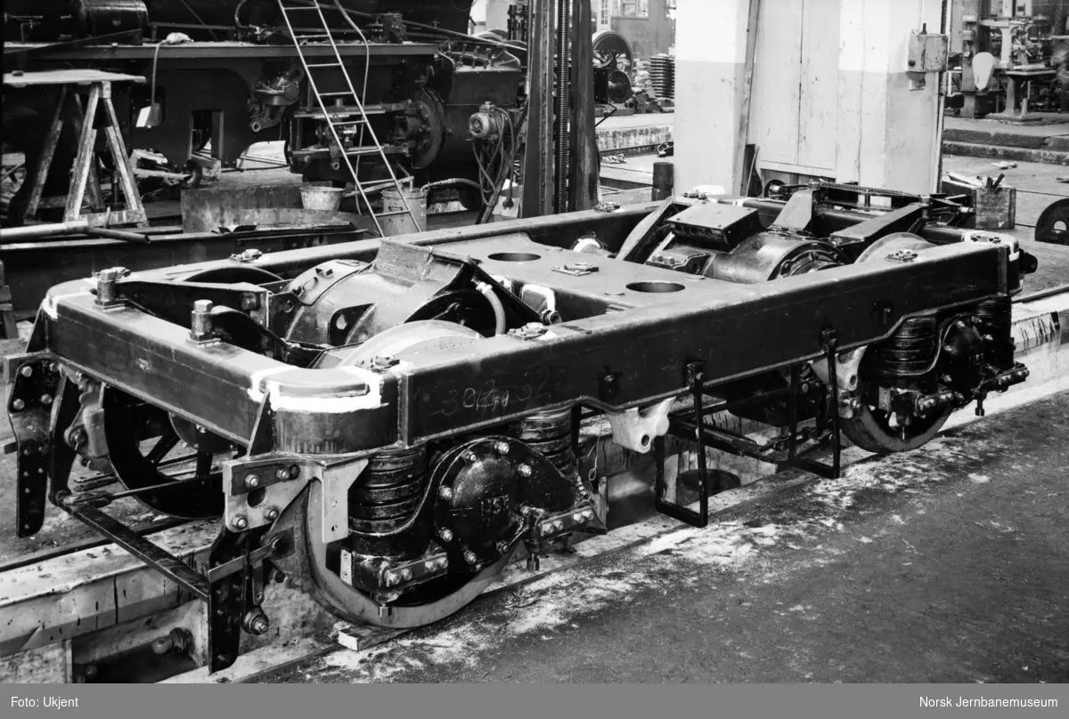 Elektrisk lokomotiv El 11 under bygging hos Thunes mek. Værksted, boggianordning