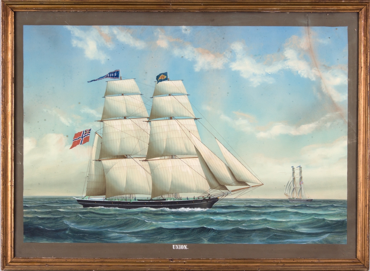 Skipsportrett av brigg UNION under fulle seil med unionsflagg akter og vimpel med skipets navn. Fører flagg i blått og gult med rød krone.