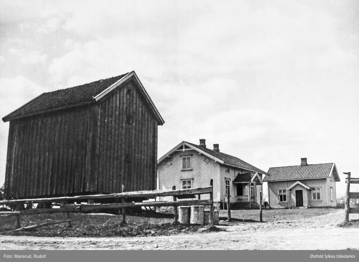 Filtvet i Trømborg,  Eidsberg, skysstasjon fra før 1800 med rute til Vestby i Rakkestad.  Til stedet hørte også gjestgiveri med utskjenking av brennevin.  Ca. 1910.