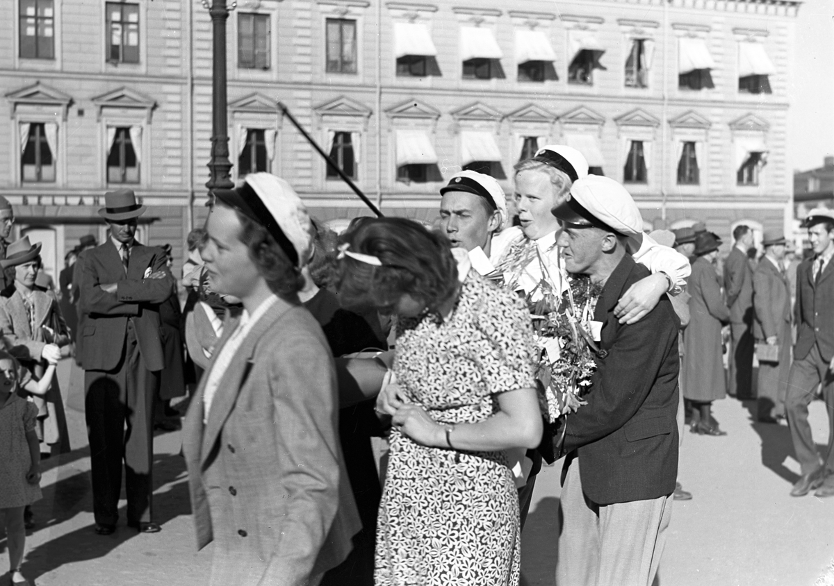 Studenter på Rådhustorget. Den 3 Juni 1941

